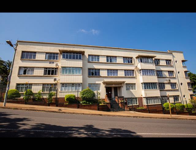 2 BEDROOM APARTMENT FOR SALE IN GLENWOOD